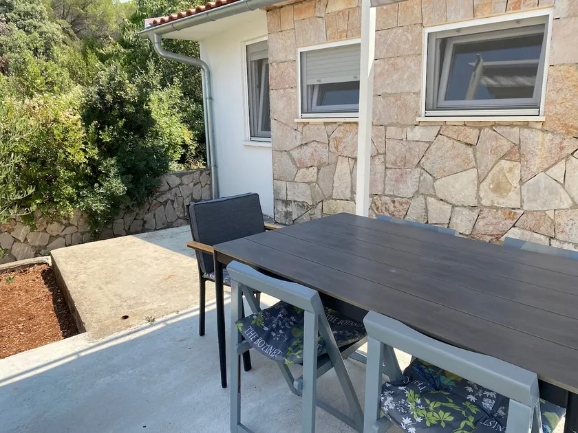 Guesthouse By The Sea - Image 1