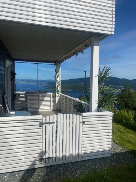 Apartment with a view in a fun - Image 1
