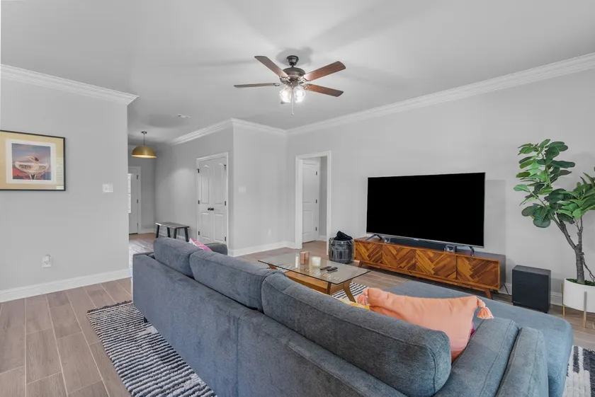 Modern 3 Bed/2 Bath in Haughton - Image 1