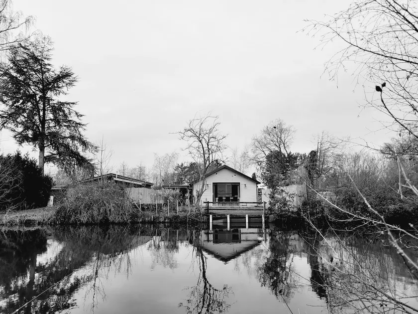 Quiet chalet with garden located on fishing pond. - Image 1