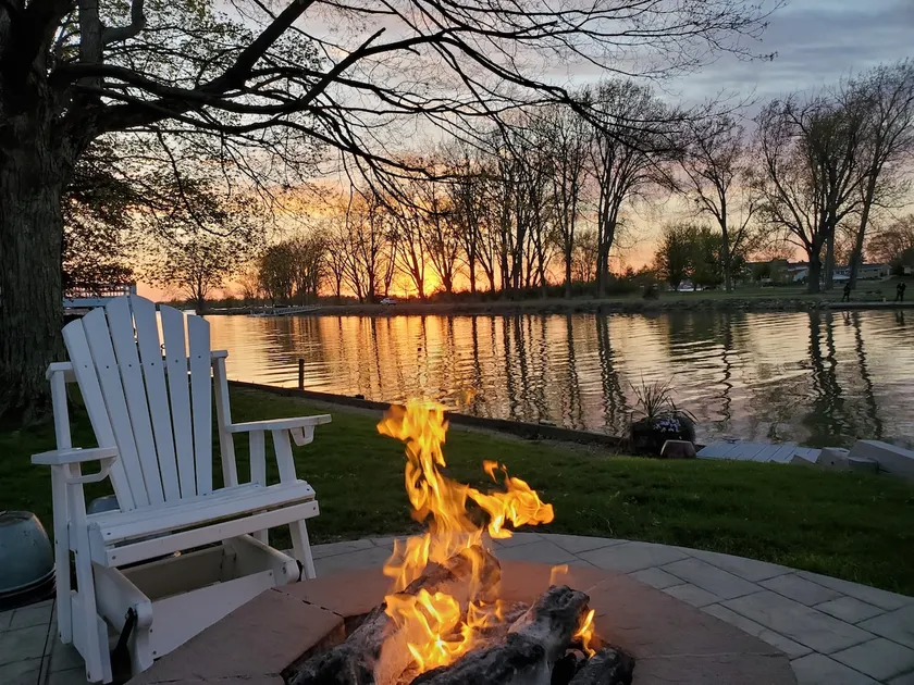 Waterfront, 20 person tiki bar, boat dock! - Image 1