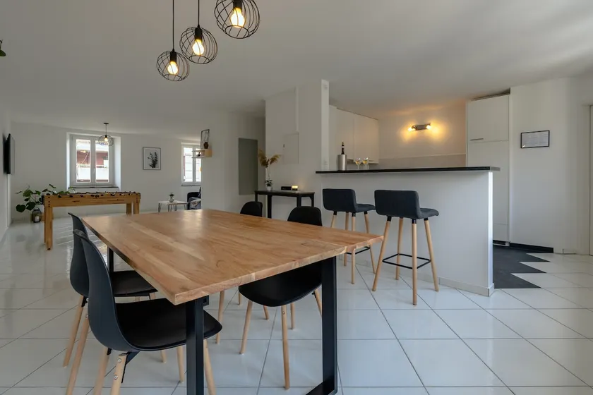 Apartment in the city center with free parking - Image 1