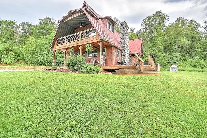 The Campbell House 18 acres of country paradise! - Image 1