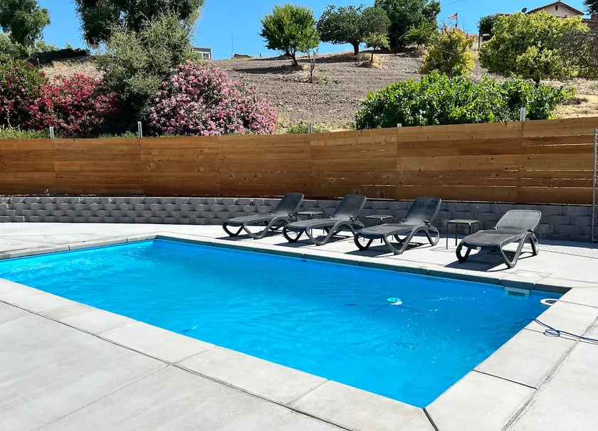 PaSO PaNORAMA-Swimming Pool Hot Tub & Views - Image 1