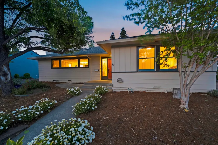 MidCentury Modern Wine Country Private Pool & Spa - Image 1