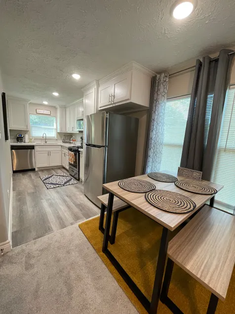 Entire home! Updated King/ Queen Deer Park Stay - Image 1