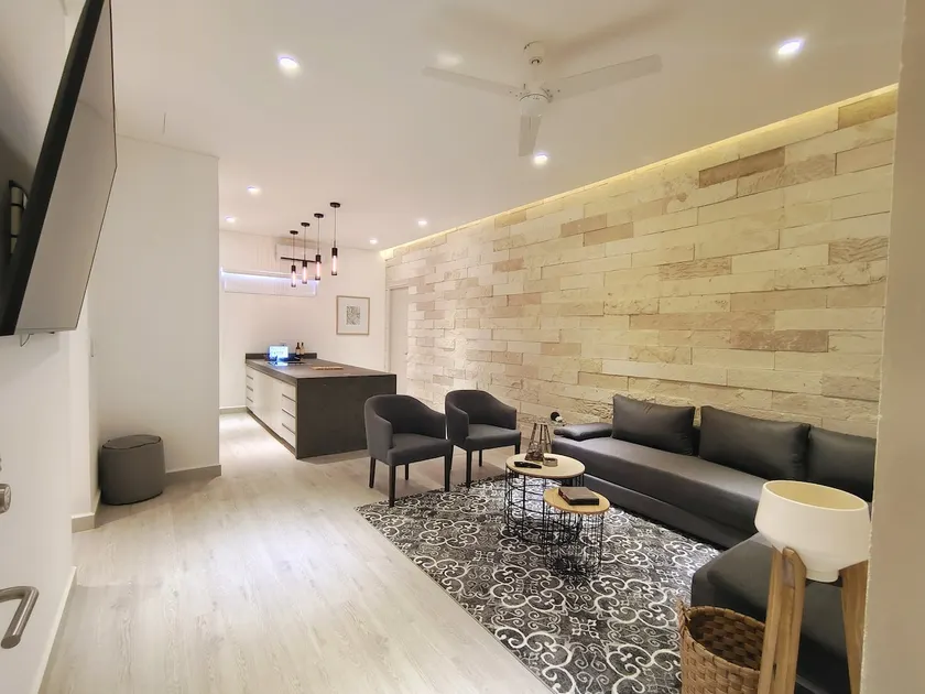 Luxury Suite 2BR - Image 1