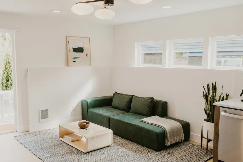 Designer Seattle 2BR with Patio - Image 1