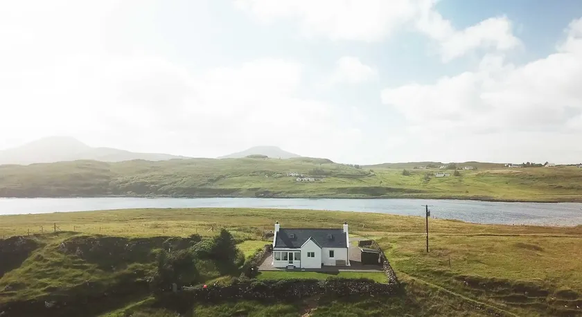 Tigh Beag Na Mara - Image 1