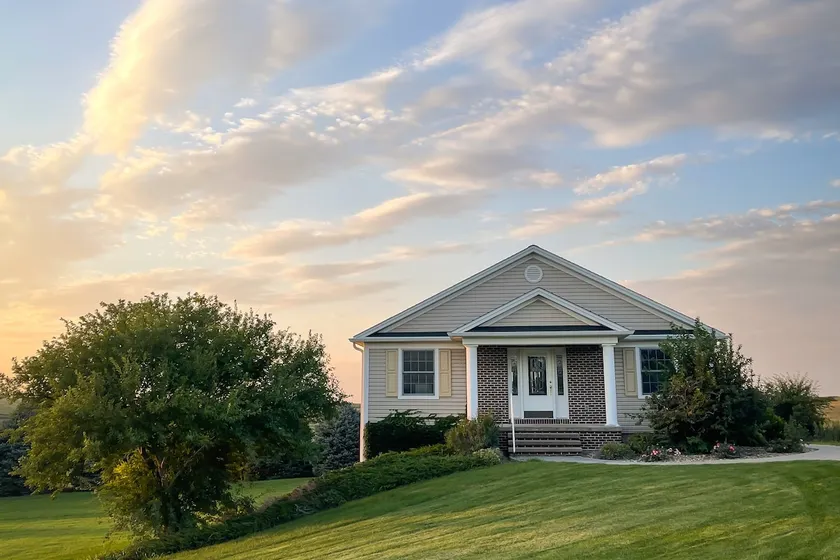 6BR on 14 Acres | Movie Room & Country Views - Image 1