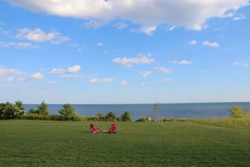 Enjoy this Lake view House ! - Image 1