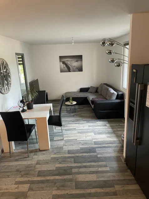 Quiet ground floor apartment in the city center - Image 1
