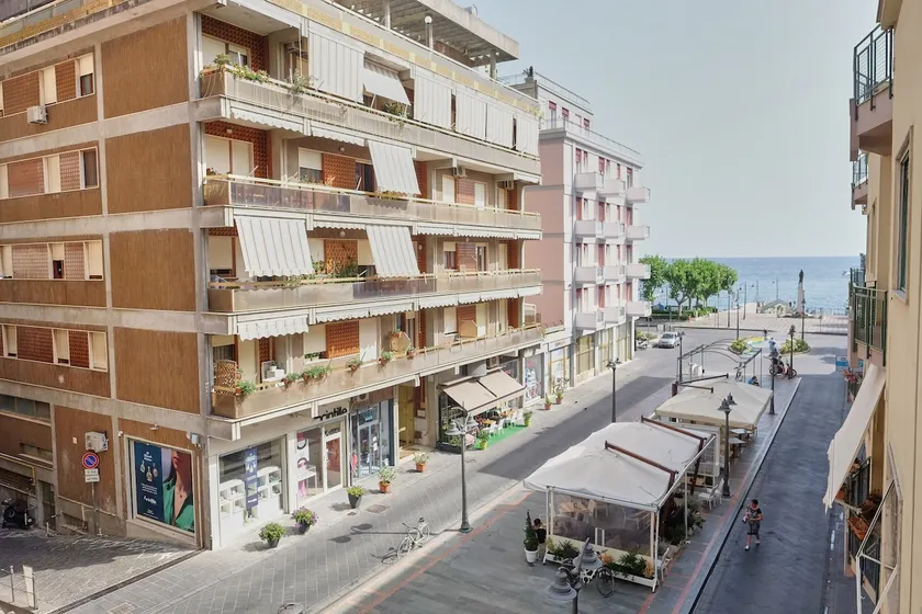 100 mts from the beach, prime location in Maiori - Image 1