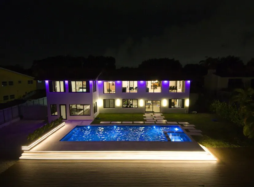 Unique Miami Mansion+nightclub room+theater+11 bed - Image 1