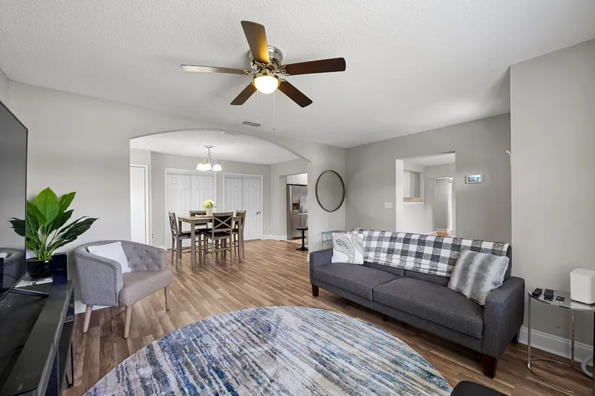Single Story 4 Bedroom Home Near Downtown Jax - Image 1