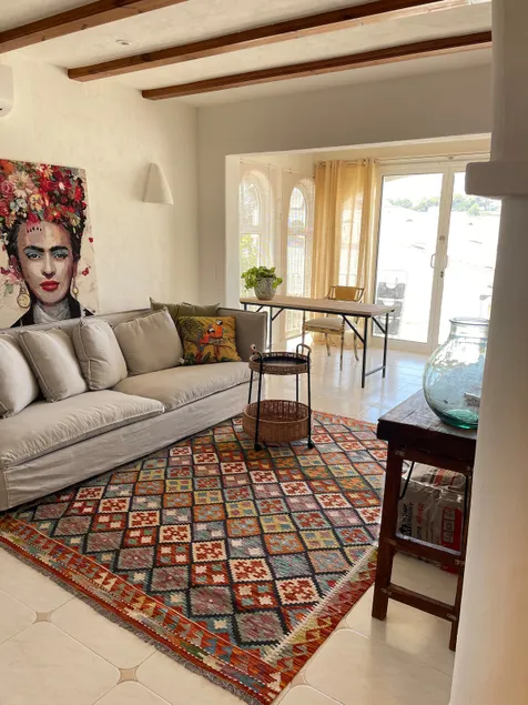 Cozy furnished home - Image 1