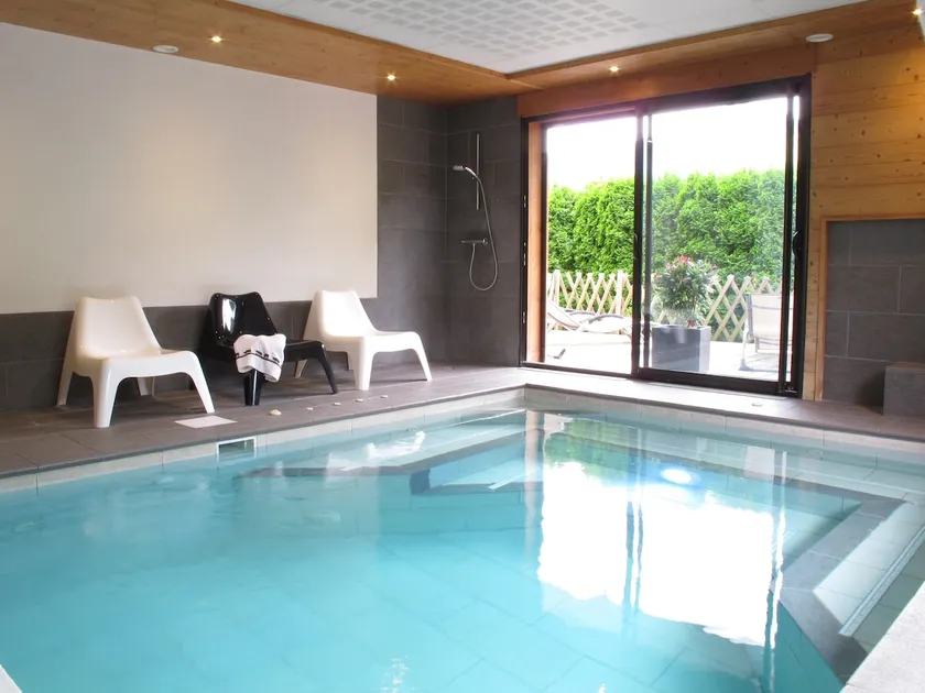 Apartment in Charming Chalet with Balneo Pool - Image 1