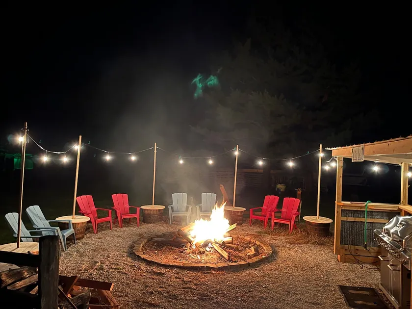 “Copper Cabin” w/ wood stove and outdoor fire pit - Image 1