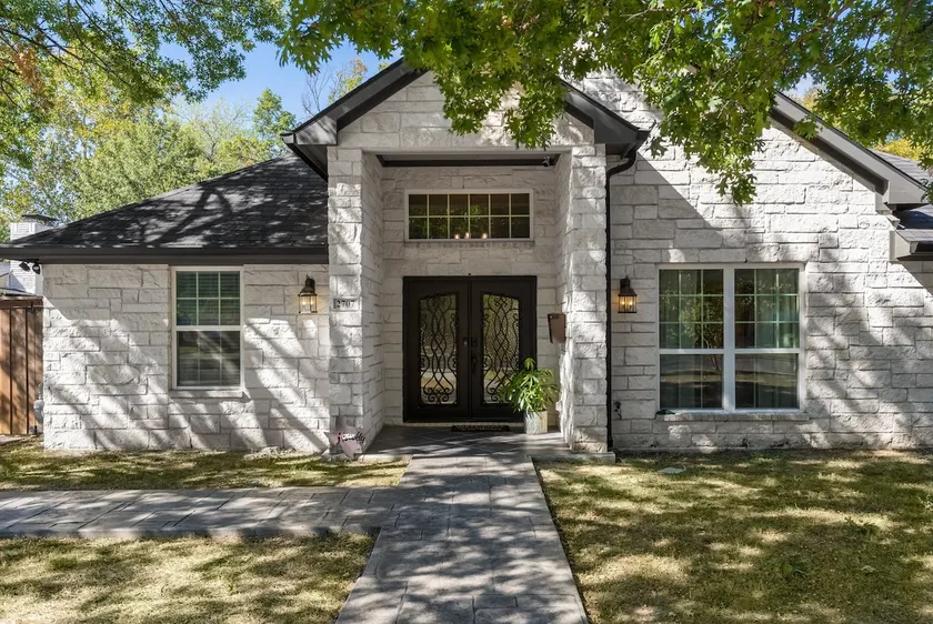 Getaway Near Downtown | Chef’s Kitchen, Hot Tub - Image 1