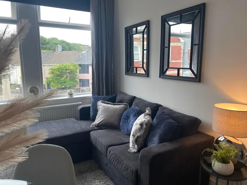 Pet Friendly 2 Bed Flat near M4, Margam, Porthcawl - Image 1