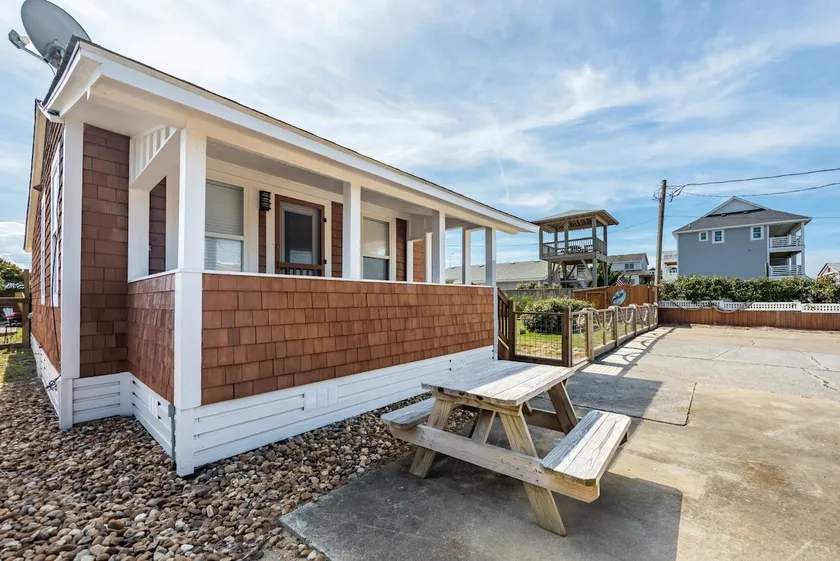 “Crew’s Quarters” at Captain’s Choice Cottages - Image 1