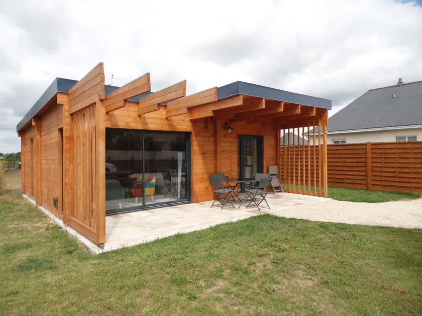 Cozy air-conditioned cottage with parking and internet - Image 1