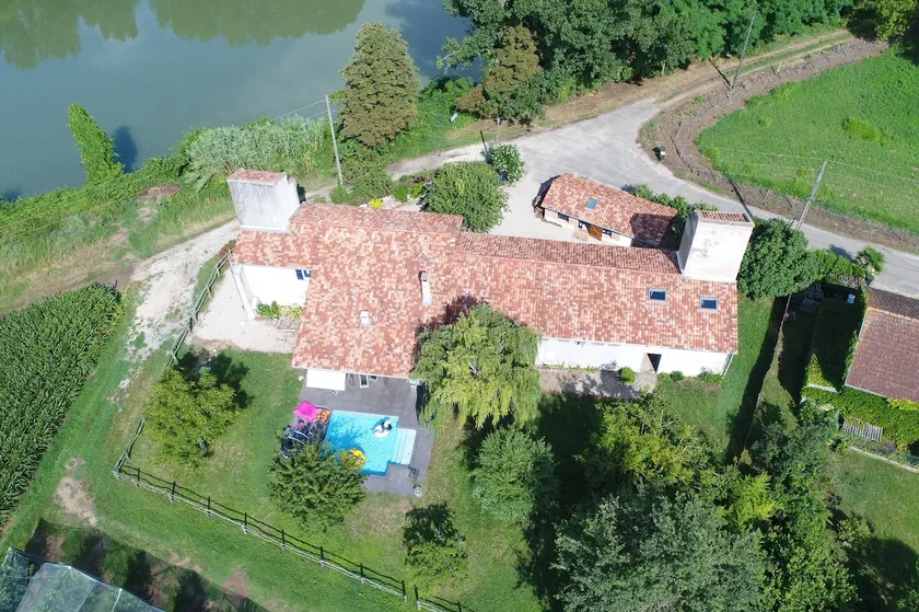 Bed and breakfast on the banks of the Tarn with pool - Image 1