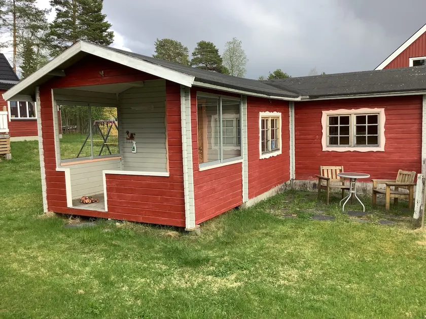 Cozy accommodation close to water and nature - Image 1