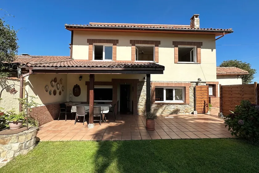 Beautiful country house near Aguilar Beach - Image 1