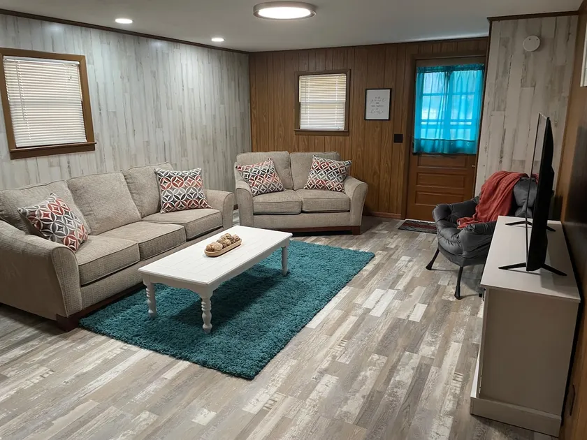 Cozy Home with Garage - Image 1