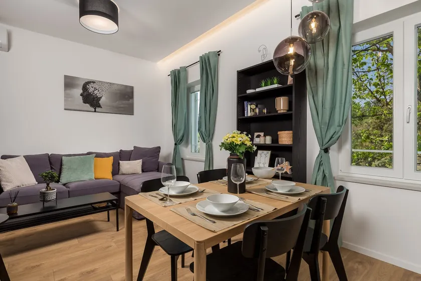 One Bedroom Suite Trsat #2 - Image 1