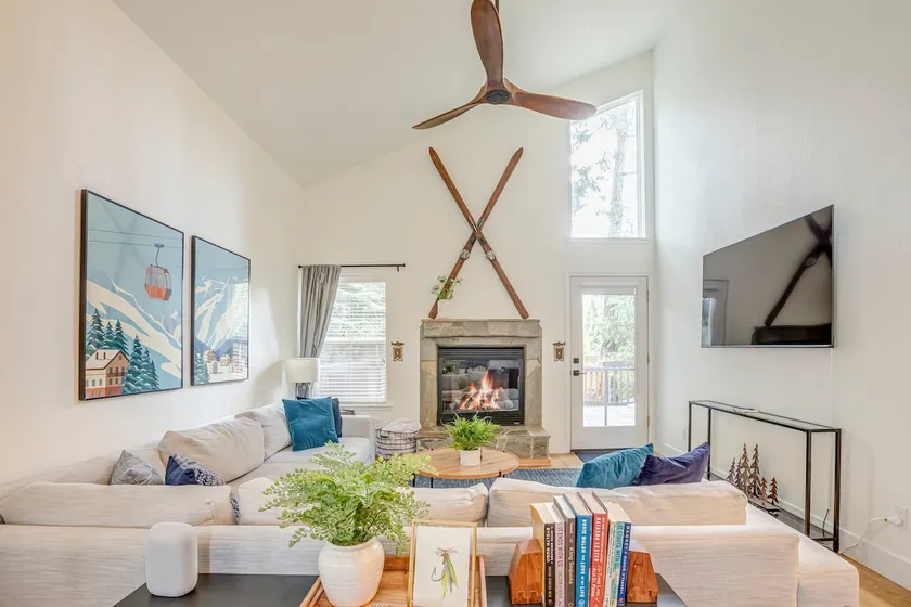 Modern Family Cabin - Fireplace, Wi-Fi, Ev Charger - Image 1