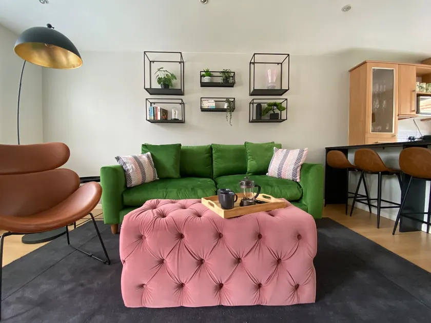 2 Bed House in Hampton - Free parking - Image 1