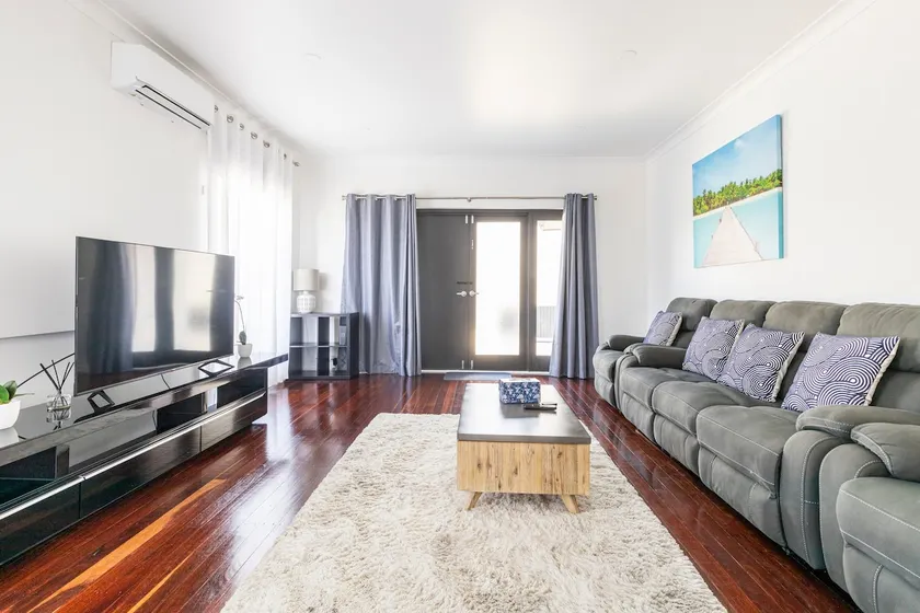 Beautiful 3 Bedrooms BNB between Airport and Sea - Image 1
