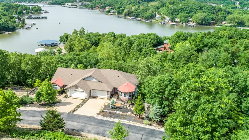 Bring your boat and enjoy the lake! - Image 1