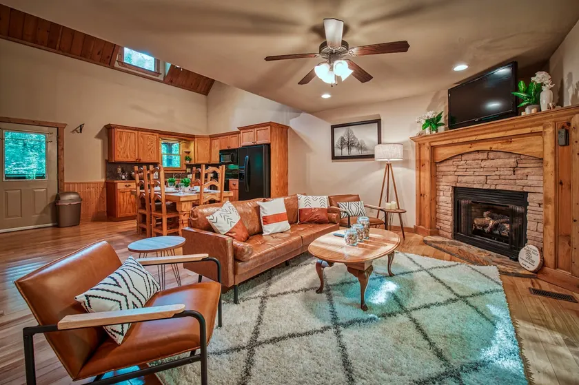 Orchard House - 4BR/3.5B ✔Hot Tub✔ Pet Friendly✔ Firepit✔ Grill✔ Gameroom✔ - Image 1