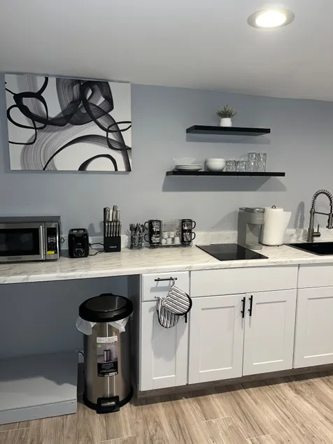 Nice 1 Bedroom Basement Apartment w/ Free Parking - Image 1