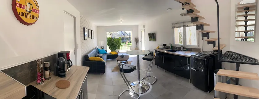 PRIVATE STUDIO - Image 1