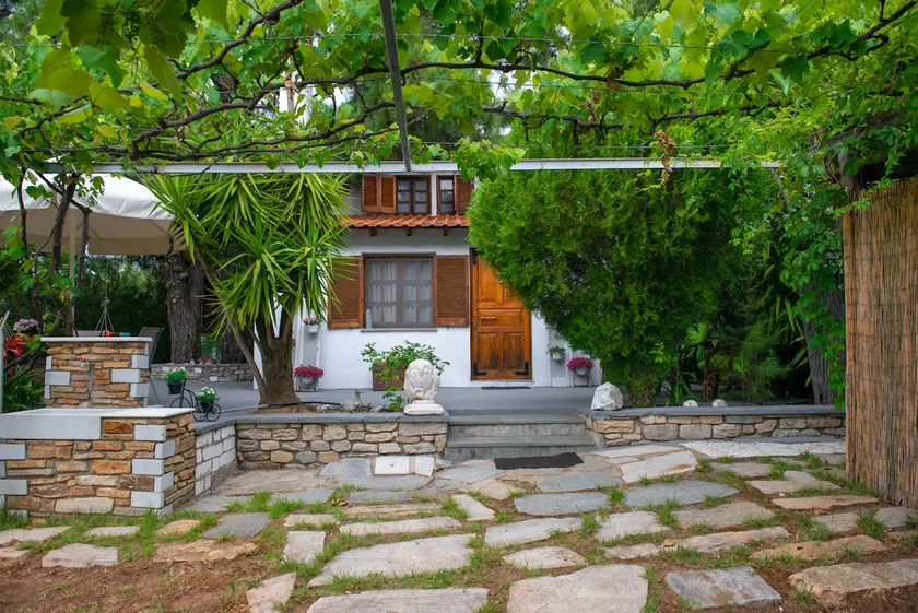 Beautiful beach house in Glyfoneri bay, Thasos - Image 1