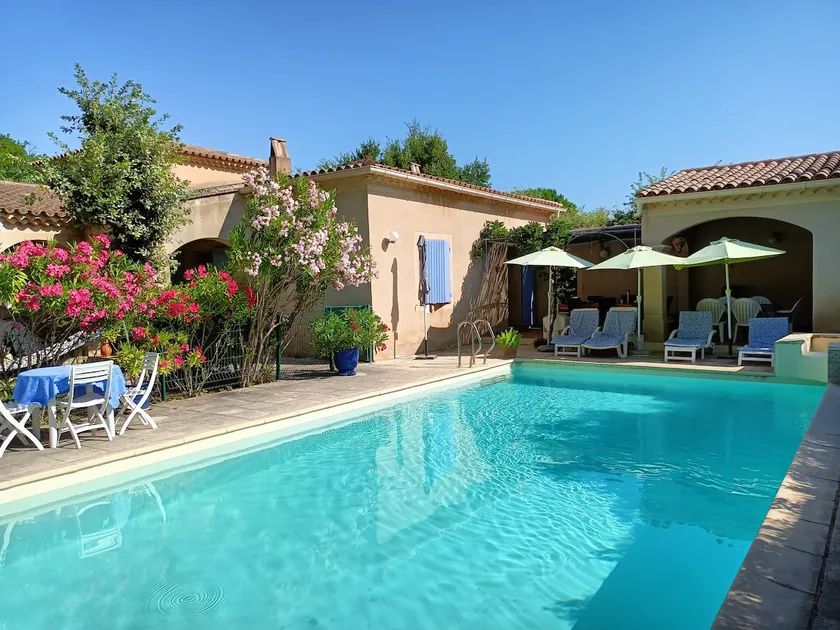 nice villa with pool near Avignon - Image 1