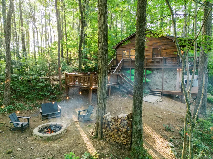 Secluded 4WD Getaway w Mtn Views | Hot Tub - Image 1