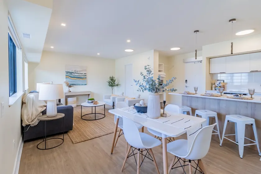 1 bedroom Condo- Hot tub, 1 min to beach - 203 - Image 1