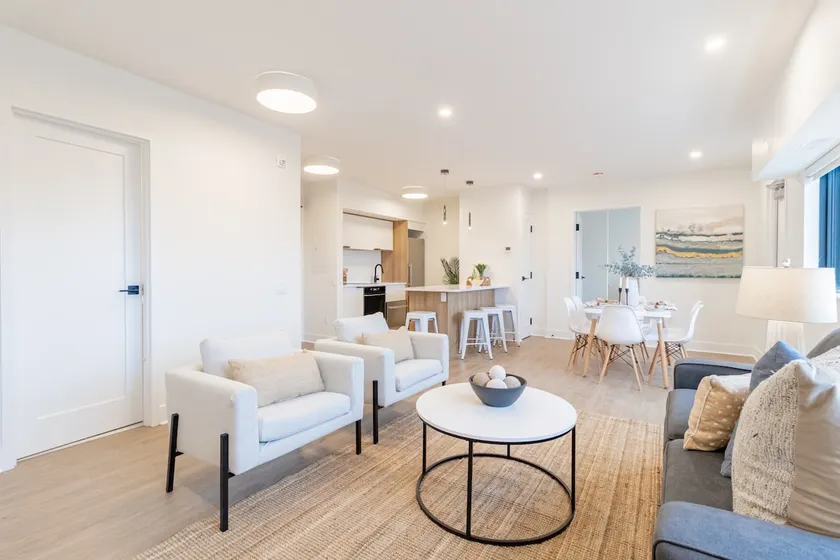 1 Bedroom Condo- Hot Tub, 1 min to beach - 303 - Image 1