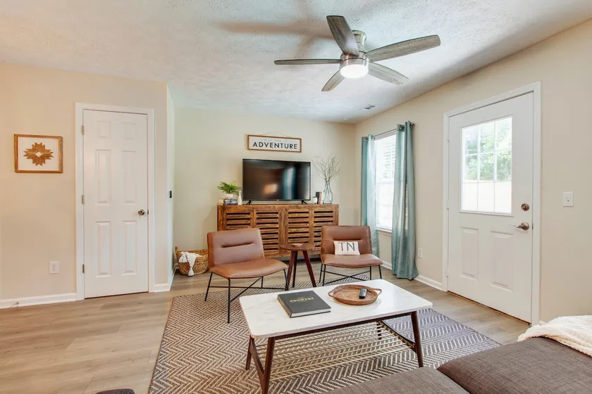Red Brick Retreat ~ 5★ Location, Outside Nashville - Image 1