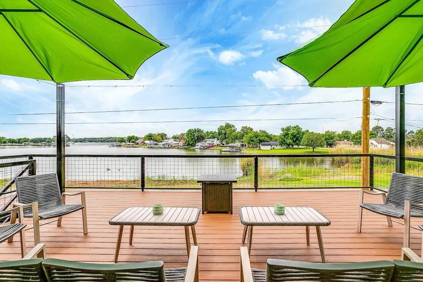 Rockstar Lake House -Pool Table- Sleeps 11 - Image 1