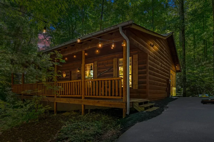Dreamy Cabin & Outdoor Oasis! Mins to Nat'l Park! - Image 1