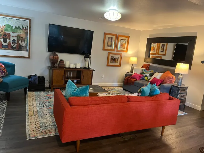 Edmonds Abode Guest suite - Image 1