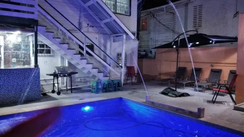 Lovely one bedroom rental unit with inground pool - Image 1