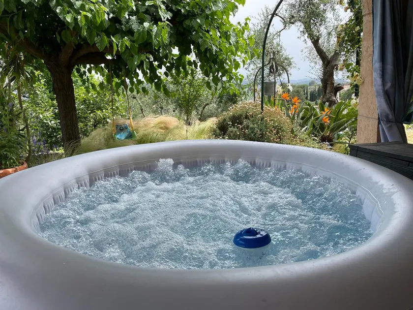 Splendid apartment with a pool and a hot tub - Image 1