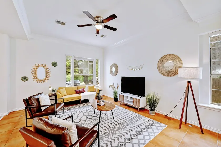 Spacious|Dog-Friendly|Big Backyard|For Families - Image 1